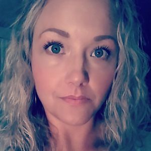 Meet your Posher, Desiree